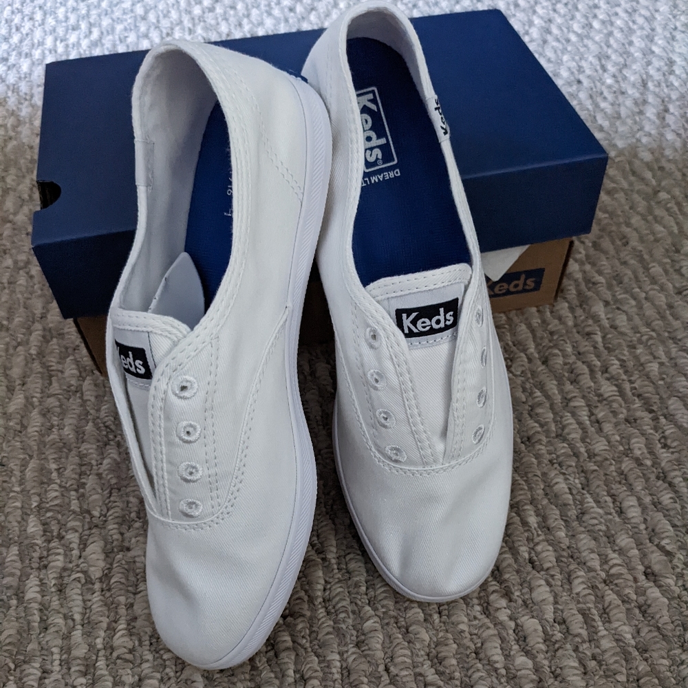 NWT Keds Chillax White Sneakers